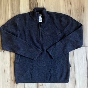 Navy Patagonia men’s quarter zip 100% merino wool sweater size Medium